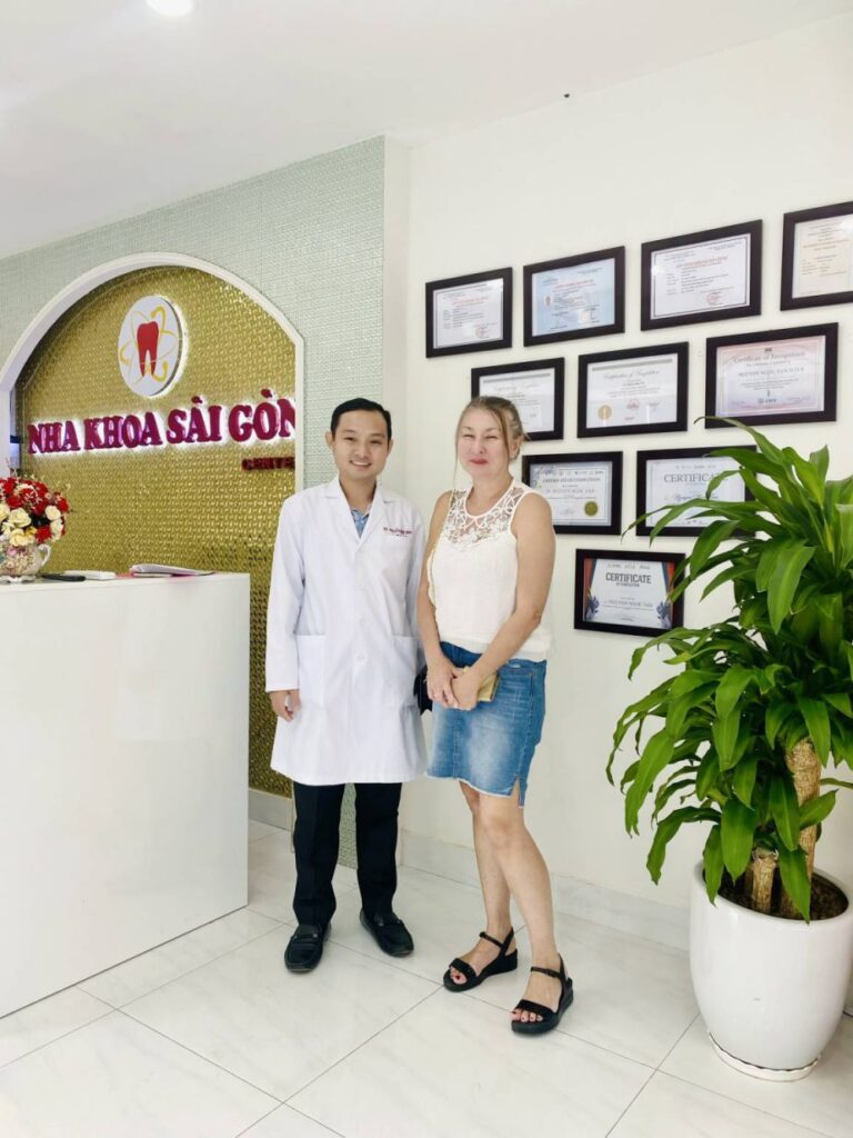 khach hang feedback saigoncenterdental 18